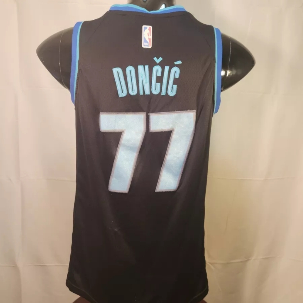 Luka Doncic #77 Dallas Mavericks Jersey 